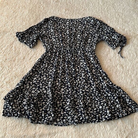 Daisy print sun dress size medium - Picture 4 of 16